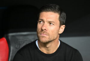 Xabi Alonso bryder tavsheden efter kritik og nederlag