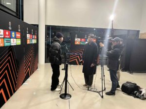 Bag kulisserne: Sydkoreansk presse-indtog - En holder bare lyset